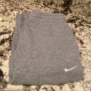 Nike Club Sportswear Mens fleece joggers with pockets